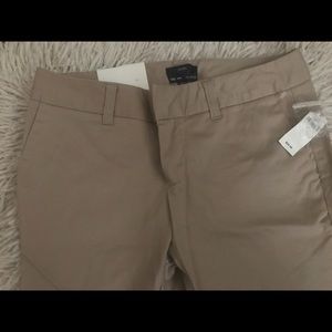 Brand new Gap  Capri pants size 4